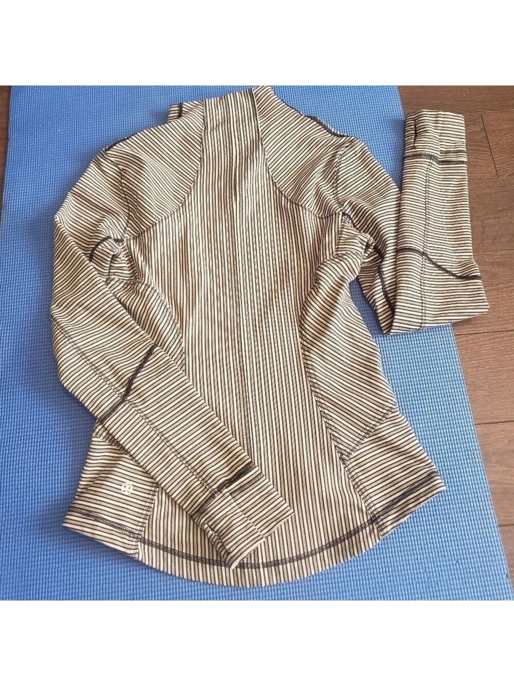 Lululemon Forme Jacket II Textured - Picture 10 of 14